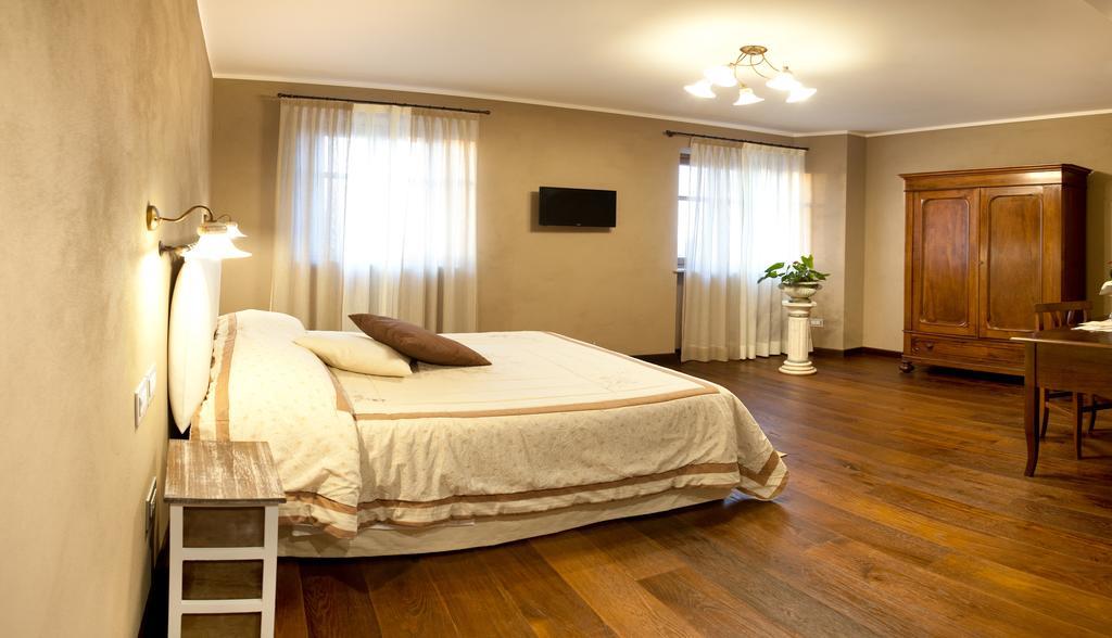 Il Giardino Di Ghilot Bed & Breakfast Cherasco Exterior photo